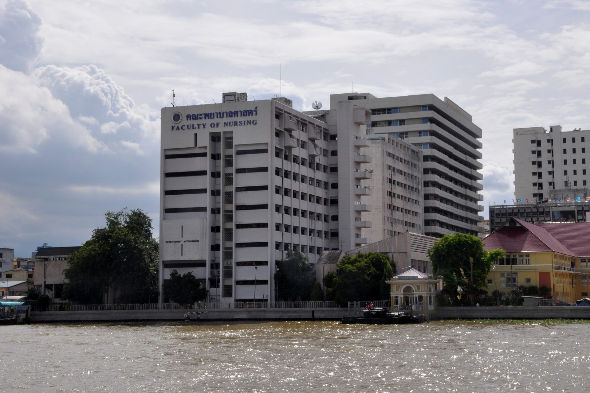 Siriraj Hospital's Nursing School, Bangkok by Riina Severini.jpg